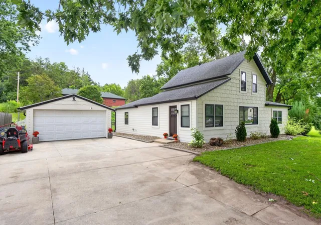 Photo 1 of Single family home for sale at 330 1st Avenue Ne, Oronoco, MN 55960 | MLS# 7125295 | Listing updated on 2026-09-08