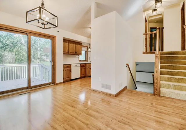 Photo 3 of Sale Pending at 4075 Valentine Crst Rd, Saint Paul, MN 55112 | MLS# 7125309 | Listing updated on 2026-09-10
