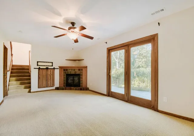 Photo 3 of Sale Pending at 4075 Valentine Crst Rd, Saint Paul, MN 55112 | MLS# 7125309 | Listing updated on 2026-09-10