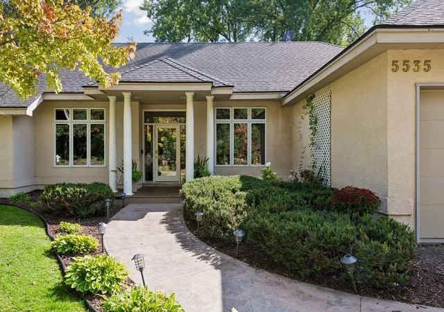 Photo 2 of Single family home for sale at 5535 Wingwood Ct, Minnetonka, MN 55345 | MLS# 7125358 | Listing updated on 2026-09-11