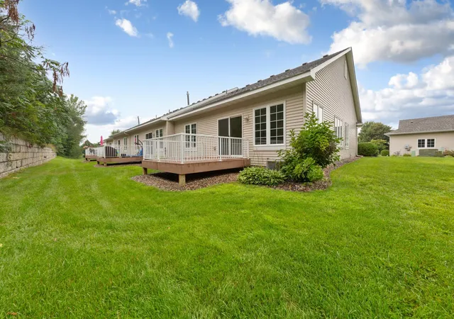 Photo 2 of Single family home for sale at 20524 Eastview Curv, Farmington, MN 55024 | MLS# 7125359 | Listing updated on 2026-09-15