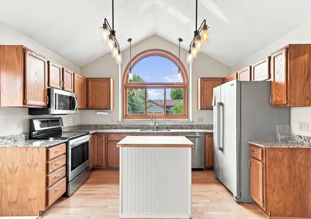 Photo 1 of Sale Pending at 7135 Upper 157th St W, Saint Paul, MN 55124 | MLS# 7125363 | Listing updated on 2026-09-11