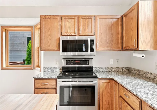 Photo 3 of Sale Pending at 7135 Upper 157th St W, Saint Paul, MN 55124 | MLS# 7125363 | Listing updated on 2026-09-11