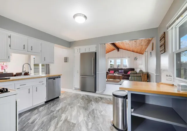 Photo 3 of Single family home for sale at 2018 Shale Ln, Saint Paul, MN 55122 | MLS# 7125371 | Listing updated on 2026-09-15