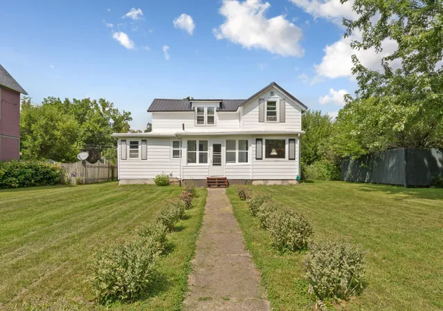 Photo 1 of Sale Pending at 122 W School St, Owatonna, MN 55060 | MLS# 7125388 | Listing updated on 2026-09-15