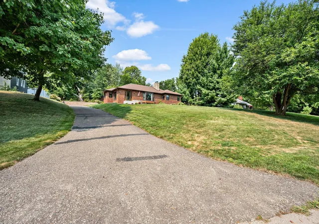 Photo 2 of Sale Pending at 2005 Kenwood Dr W, Saint Paul, MN 55117 | MLS# 7125474 | Listing updated on 2026-09-10