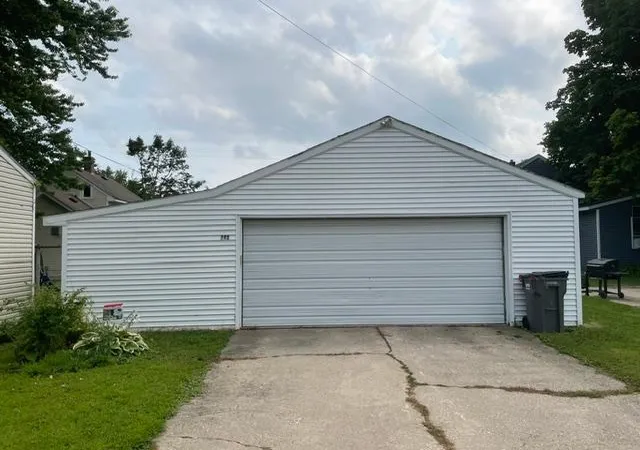 Photo 2 of Single family home for sale at 702 11th Avenue Sw, Austin, MN 55912 | MLS# 7125487 | Listing updated on 2026-09-11