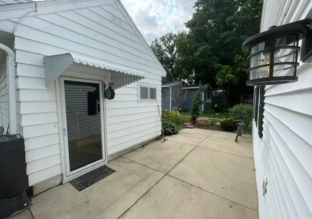 Photo 3 of Single family home for sale at 702 11th Avenue SW, Austin, MN 55912 | MLS# 7125487 | Listing updated on 2026-09-11
