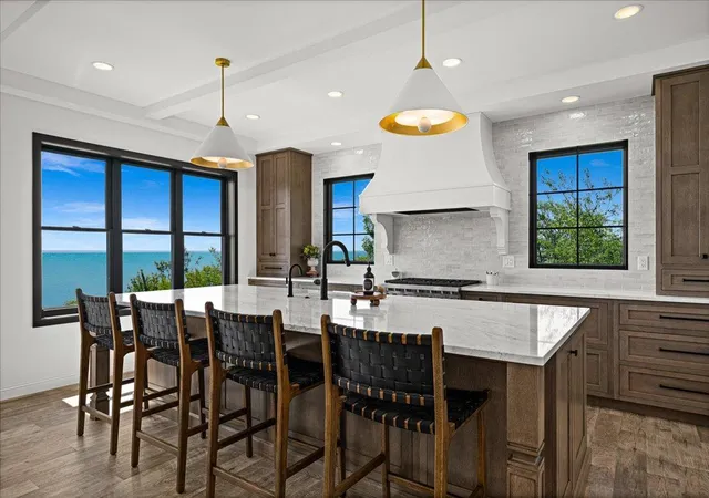 Photo 3 of Single family home for sale at 2836 London Rd, Duluth, MN 55804 | MLS# 7125527 | Listing updated on 2026-09-11