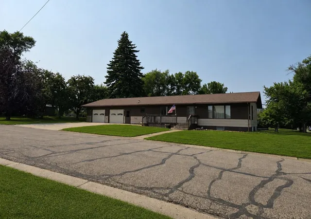 Photo 3 of Single family home for sale at 121 & 407 4th & 2nd St Ave, Milnor, ND 58060 | MLS# 7125541 | Listing updated on 2026-09-08