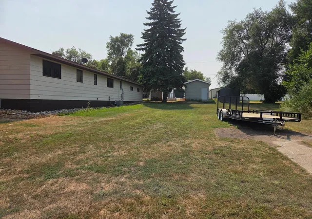Photo 3 of Single family home for sale at 121 & 407 4th & 2nd St Ave, Milnor, ND 58060 | MLS# 7125541 | Listing updated on 2026-09-08