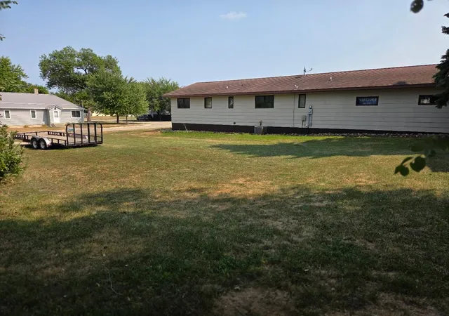 Photo 4 of Single family home for sale at 121 & 407 4th & 2nd St Ave, Milnor, ND 58060 | MLS# 7125541 | Listing updated on 2026-09-08