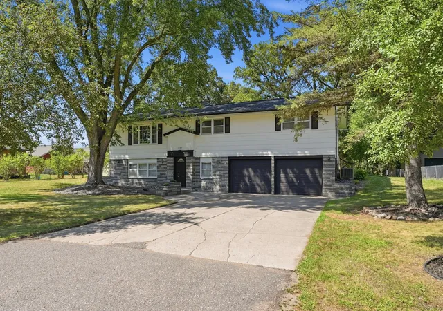 Photo 2 of Single family home for sale at 1785 Oak Rd, Saint Cloud, MN 56303 | MLS# 7125575 | Listing updated on 2026-10-02
