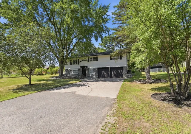 Photo 3 of Single family home for sale at 1785 Oak Rd, Saint Cloud, MN 56303 | MLS# 7125575 | Listing updated on 2026-10-02