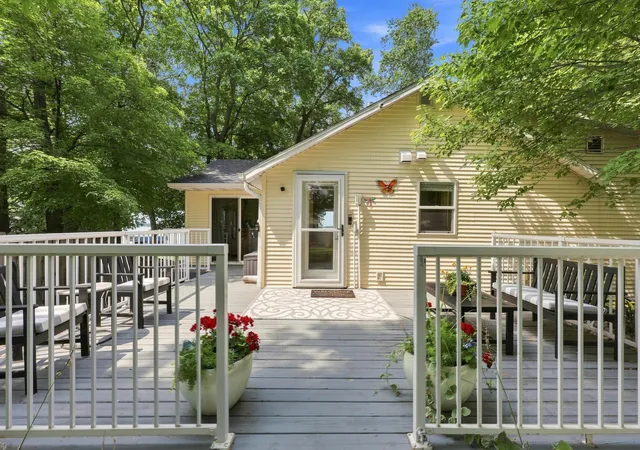Photo 3 of Single family home for sale at 1244 E Shore Dr, Detroit Lakes, MN 56501 | MLS# 7125622 | Listing updated on 2026-09-15