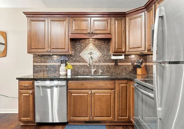 Photo 2 of Single family home for sale at 970 Pontiac Ln, Chanhassen, MN 55317 | MLS# 7125661 | Listing updated on 2026-09-15