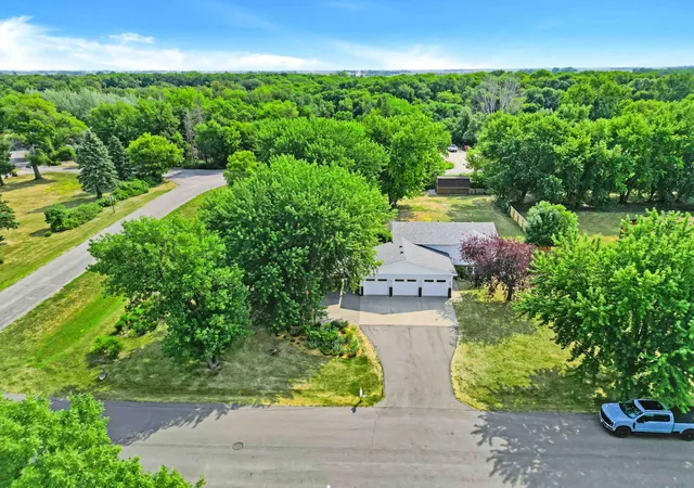 Photo 3 of Single family home for sale at 902 76th Avenue S, Fargo, ND 58104 | MLS# 7125830 | Listing updated on 2026-09-11