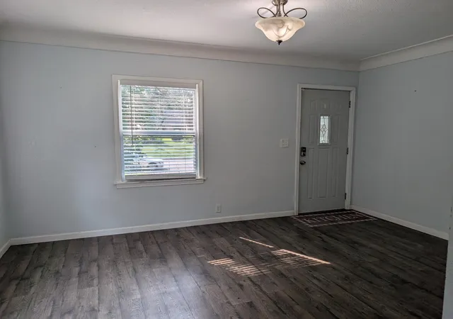 Photo 3 of Single family home for sale at 259 20th Avenue S, South Saint Paul, MN 55075 | MLS# 7125867 | Listing updated on 2026-09-14