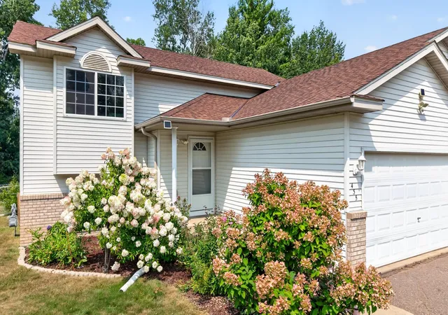 Photo 2 of Single family home for sale at 435 8th Avenue Ne, Pine City, MN 55063 | MLS# 7126034 | Listing updated on 2026-09-11
