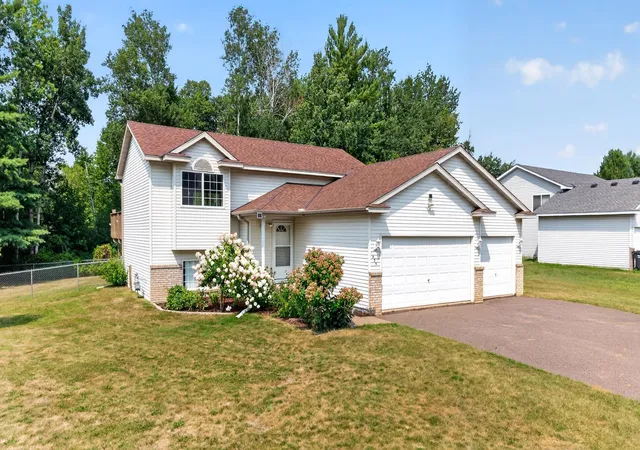 Photo 3 of Single family home for sale at 435 8th Avenue Ne, Pine City, MN 55063 | MLS# 7126034 | Listing updated on 2026-09-11