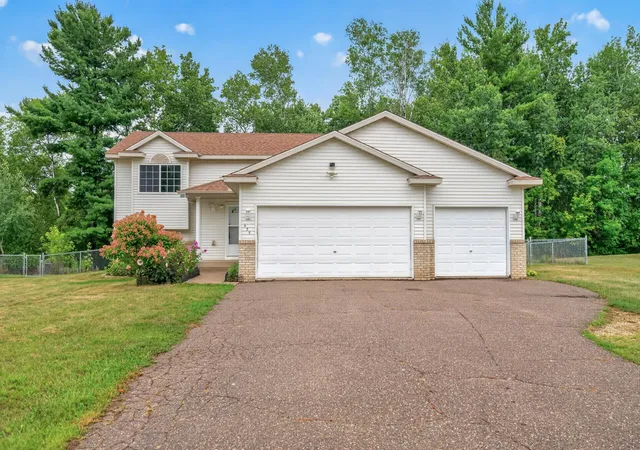 Photo 4 of Single family home for sale at 435 8th Avenue NE, Pine City, MN 55063 | MLS# 7126034 | Listing updated on 2026-09-11