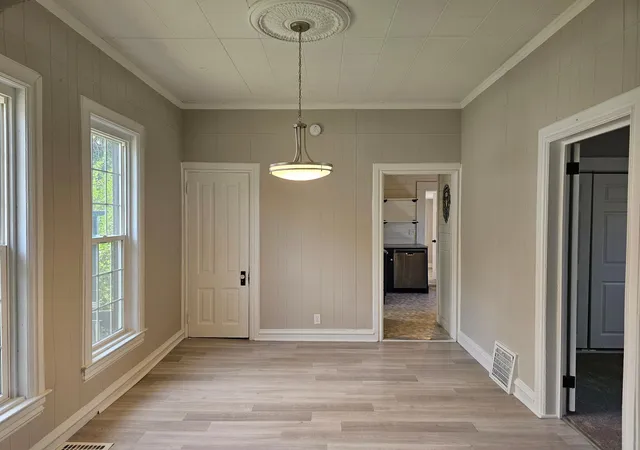 Photo 3 of Single family home for sale at 906 Russell St, Saint Paul, MN 55106 | MLS# 7126037 | Listing updated on 2026-10-12