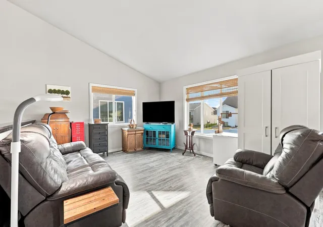 Photo 4 of Sale Pending at 935 Eaglewood Ave W, West Fargo, ND 58078 | MLS# 7126173 | Listing updated on 2026-09-13