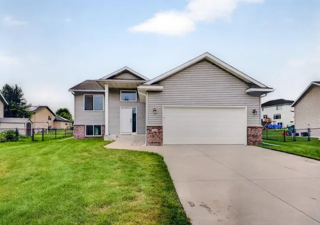 Photo 1 of Single family home for sale at 4569 Arctic Fox Rd Nw, Rochester, MN 55901 | MLS# 7126177 | Listing updated on 2026-09-09