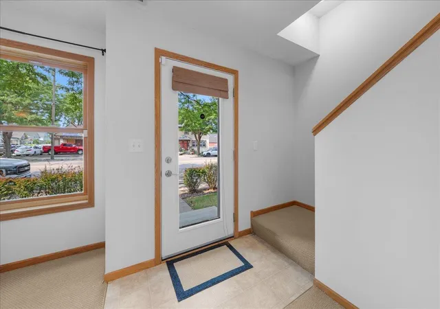 Photo 4 of Single family home for sale at 640 Dale St N, Saint Paul, MN 55103 | MLS# 7126201 | Listing updated on 2026-09-15