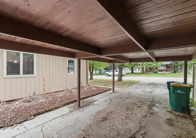Photo 3 of Single family home for sale at 609 Center St S, Wahpeton, ND 58075 | MLS# 7126228 | Listing updated on 2026-09-08