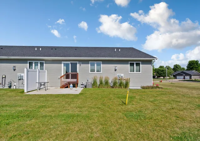 Photo 3 of Single family home for sale at 611 Mari Dean Blvd #6, Lake Crystal, MN 56055 | MLS# 7126244 | Listing updated on 2026-09-11