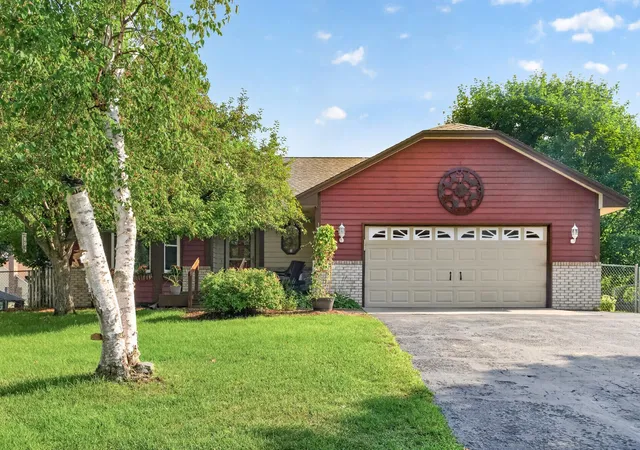 Photo 2 of Single family home for sale at 12347 Zea St Nw, Coon Rapids, MN 55433 | MLS# 7126323 | Listing updated on 2026-09-19