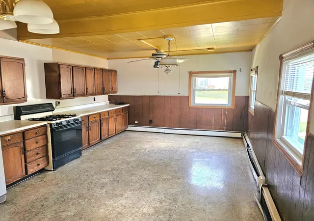 Photo 3 of Single family home for sale at 801 5th Street Sw, Willmar, MN 56201 | MLS# 7126413 | Listing updated on 2026-09-15