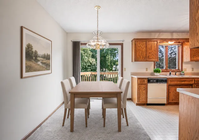Photo 3 of Single family home for sale at 972 Pointe Way, Saint Paul, MN 55123 | MLS# 7126446 | Listing updated on 2026-09-12