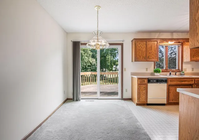 Photo 4 of Single family home for sale at 972 Pointe Way, Saint Paul, MN 55123 | MLS# 7126446 | Listing updated on 2026-09-12