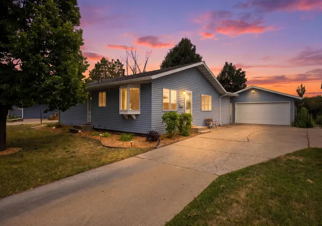 Photo 3 of Sale Pending at 519 Appletree Ln, Moorhead, MN 56560 | MLS# 7126529 | Listing updated on 2026-09-13