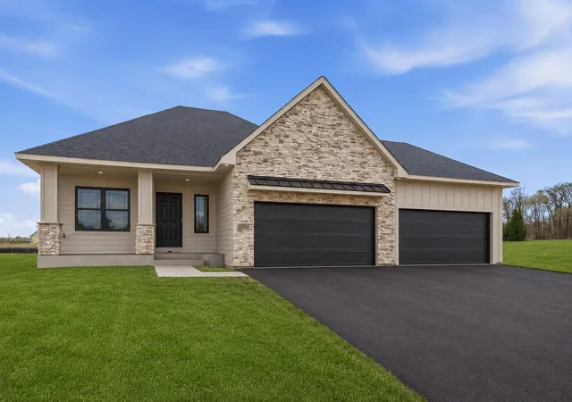 Photo 1 of Single family home for sale at 909 Acorn Ct, Hudson, WI 54016 | MLS# 7126576 | Listing updated on 2026-09-10
