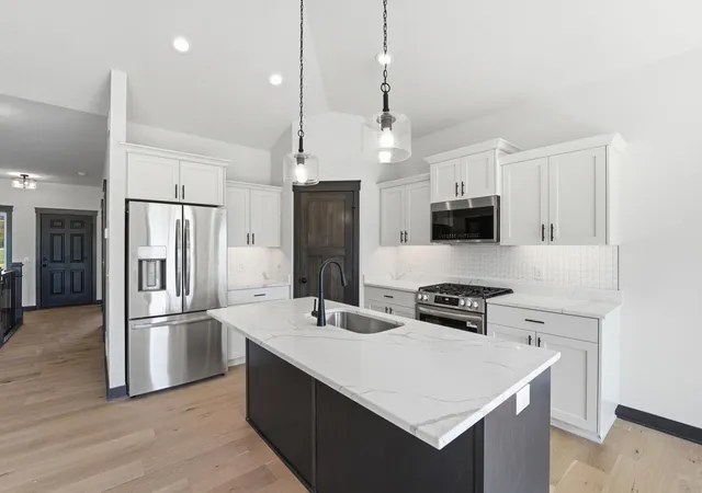 Photo 3 of Single family home for sale at 909 Acorn Ct, Hudson, WI 54016 | MLS# 7126576 | Listing updated on 2026-09-10