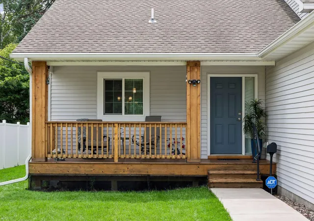 Photo 4 of Sale Pending at 5201 49th Avenue N, Minneapolis, MN 55429 | MLS# 7126615 | Listing updated on 2026-09-12
