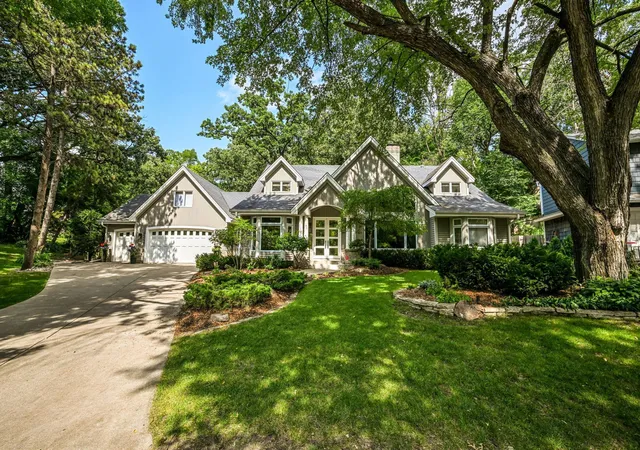 Photo 2 of Mansion for sale at 4541 Meadow Rd, Minneapolis, MN 55424 | MLS# 7126679 | Listing updated on 2026-09-15