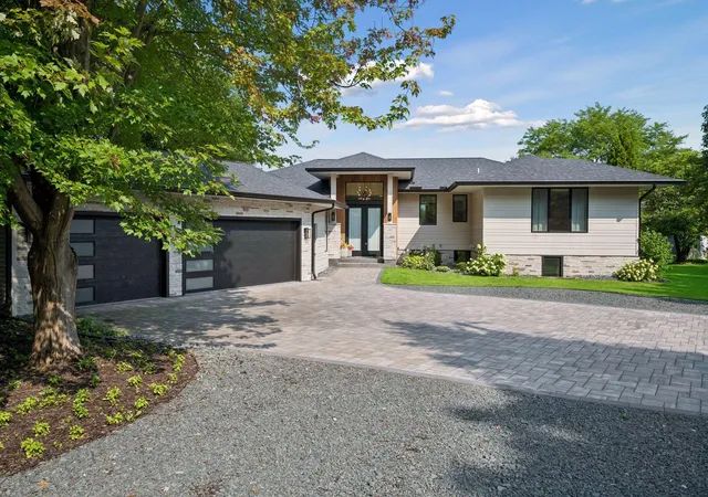 Photo 2 of Single family home for sale at 2 Maclynn Rd, Excelsior, MN 55331 | MLS# 7126683 | Listing updated on 2026-10-06