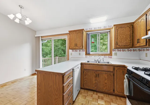 Photo 3 of Sale Pending at 651 Dresden Dr, Chaska, MN 55318 | MLS# 7126706 | Listing updated on 2026-09-11