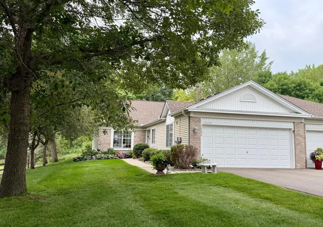 Photo 2 of Single family home for sale at 18699 Kalmar Ct, Lakeville, MN 55044 | MLS# 7126832 | Listing updated on 2026-09-10