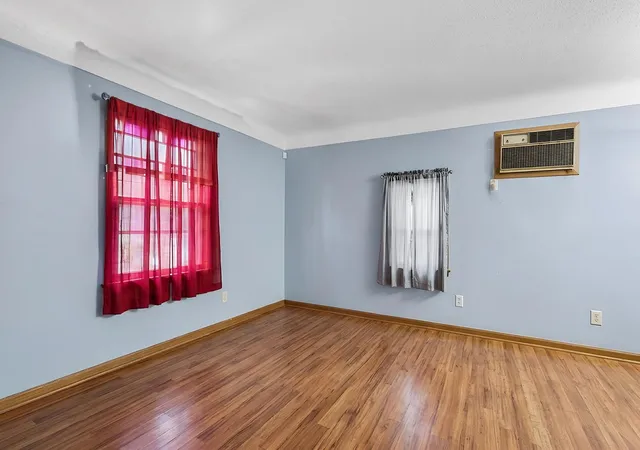 Photo 1 of Single family home for sale at 1050 Matilda St, Saint Paul, MN 55117 | MLS# 7126876 | Listing updated on 2026-09-10