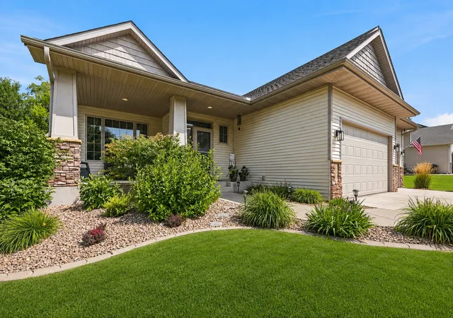 Photo 2 of Sale Pending at 933 Trellis St, Jordan, MN 55352 | MLS# 7126882 | Listing updated on 2026-09-14