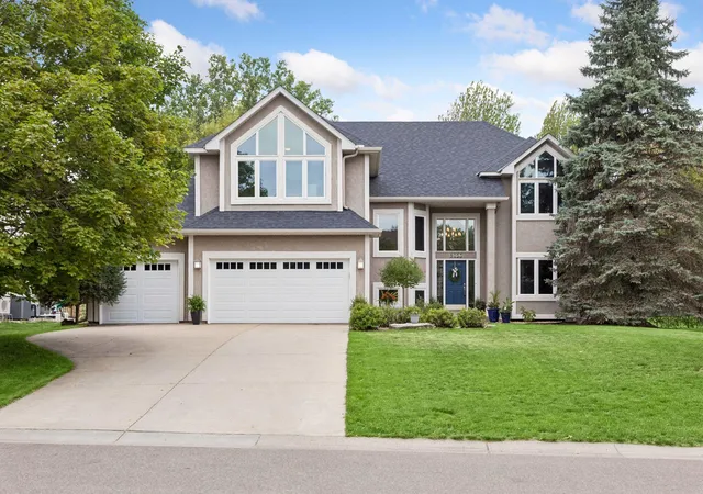 Photo 3 of Single family home for sale at 8053 Enclave Bay, Woodbury, MN 55125 | MLS# 7126947 | Listing updated on 2026-09-17