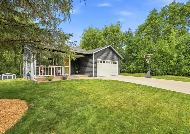 Photo 2 of Single family home for sale at 170 Meadow Dr, Loretto, MN 55357 | MLS# 7126948 | Listing updated on 2026-09-15