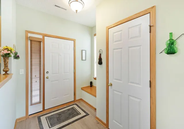 Photo 3 of Single family home for sale at 688 Cobblestone Way, Shakopee, MN 55379 | MLS# 7127001 | Listing updated on 2026-09-15