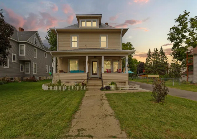 Photo 1 of Single family home for sale at 422 1st Street NW, Faribault, MN 55021 | MLS# 7127006 | Listing updated on 2026-09-15