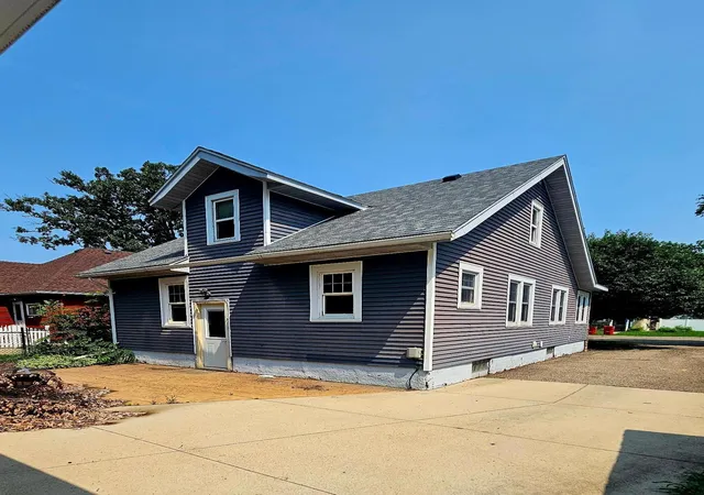Photo 3 of Single family home for sale at 707 7th Street Nw, Austin, MN 55912 | MLS# 7127049 | Listing updated on 2026-09-11